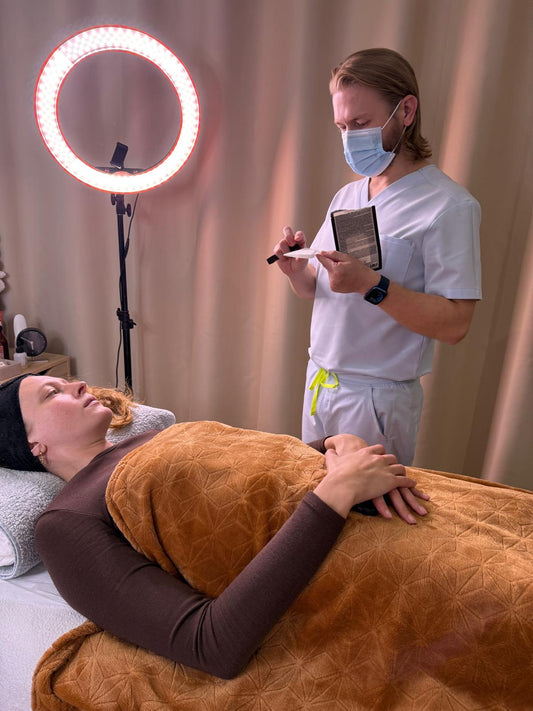 Routine de soin visage professionnelle chez MITHRIL Beauty Lounge